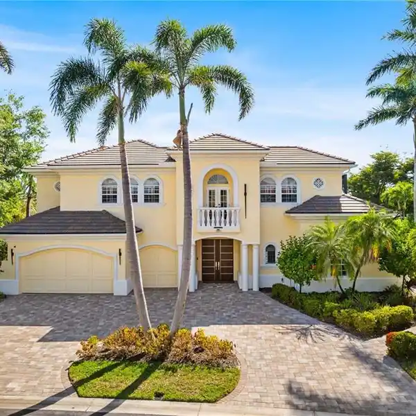 CUSTOM COURTYARD HOME IN SEASIDE ESTATES
