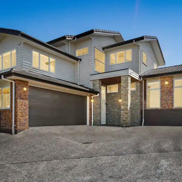 RARE OPPORTUNITY IN PRIME NORTH SHORE LOCATION