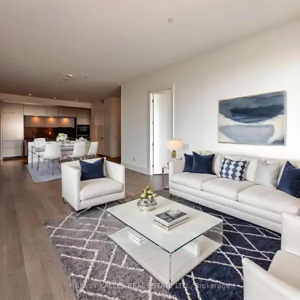 ELEGANT AND MODERN RESIDENCE AT AQUALUNA