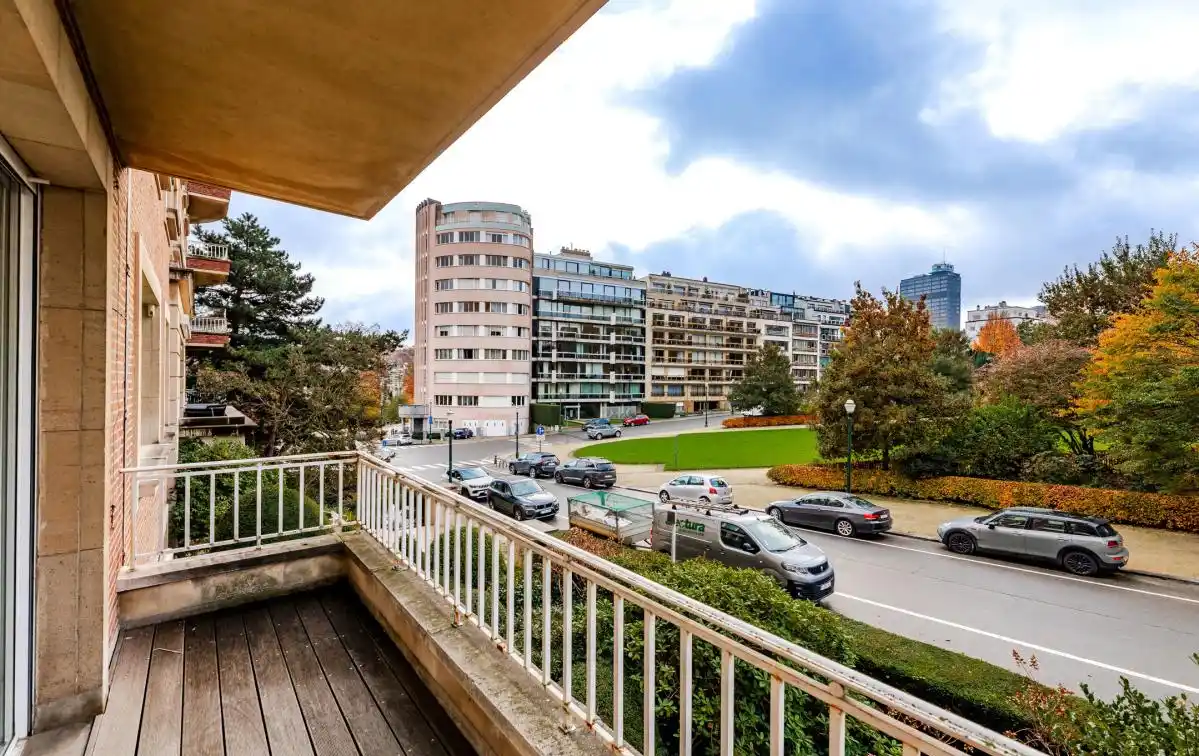 First Floor Flat in an Elegant Building