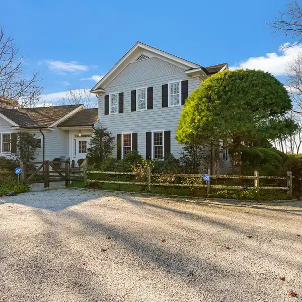 ELEGANT AND SPACIOUS FOR BEDROOM HOME FOR RENT