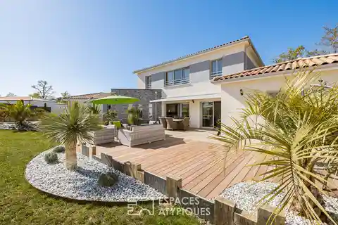 Contemporary Villa in Les Mathes-La Palmyre