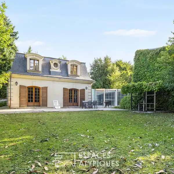 CHARMING MANSART-STYLE RESIDENCE