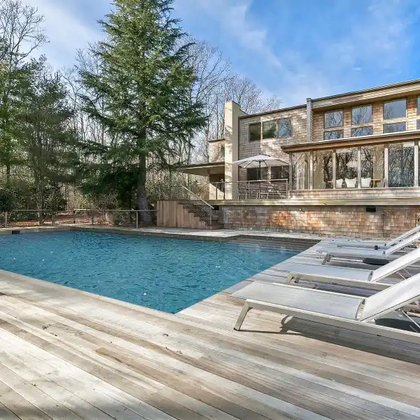 SUBLIMELY MODERN YET COMFORTABLE RENTAL HOME