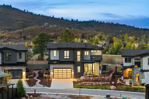 Luxury Mountain Modern Home in Discovery Ridge