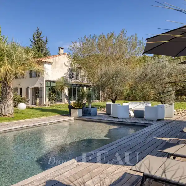 CONTEMPORARY LUXURY IN A TRANQUIL SETTING