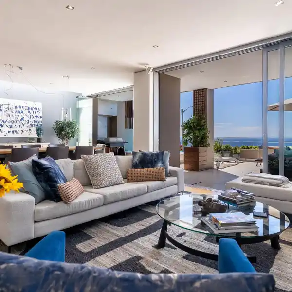 GREEN POINT HOME WITH RARE EASE AND REFINEMENT