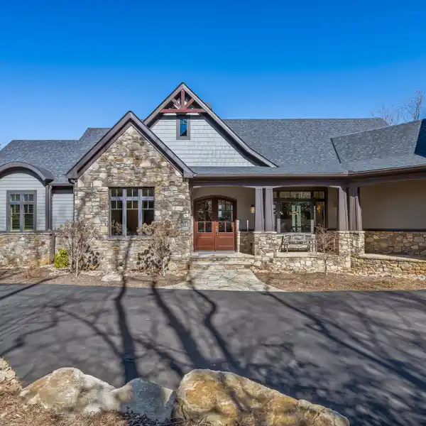 CUSTOM ARTS & CRAFTS HOME