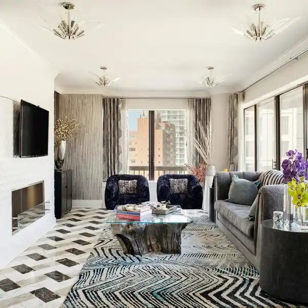 SUPERBLY DESIGNED APARTMENT