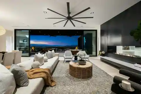 Architectural Gem in Desert Palisades