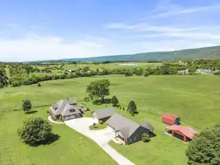 Rare Find in the Beautiful Sequatchie Valley