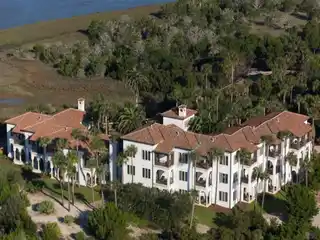 Penthouse Views in Luxurious Sea Island Retreat