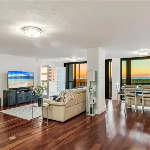 REFINED HIGH-RISE COASTAL ELEGANCE