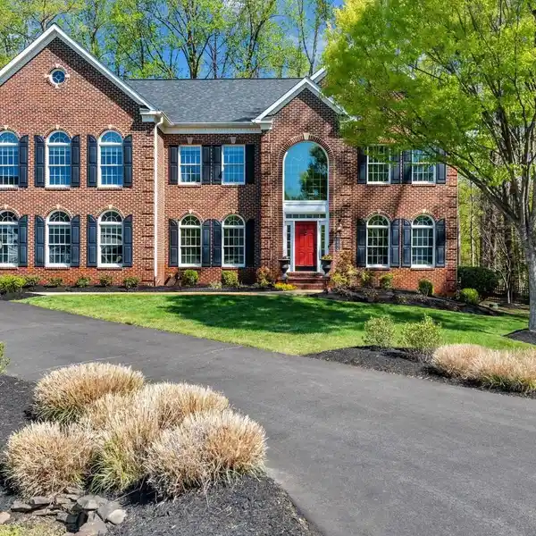 STATELY EAGLE POINTE HOME WITH OUTDOOR OASIS