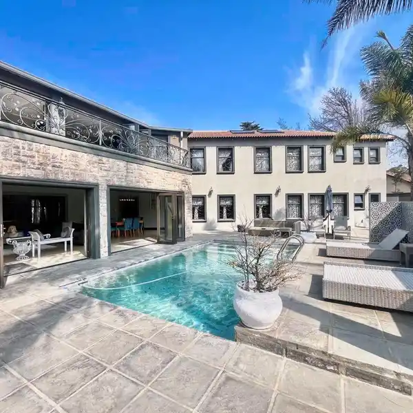 ULTIMATE ENTERTAINER’S DREAM HOME