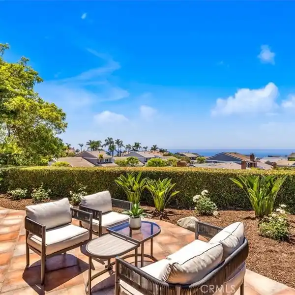 SINGLE-LEVEL OCEAN VIEW VILLA