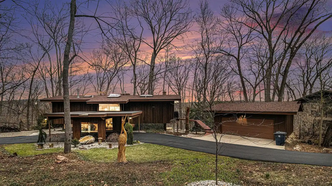 Striking Mid-century Modern Home