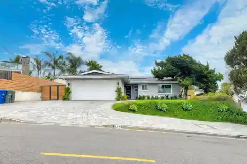 Two Homes in a Beautiful Neighborhood