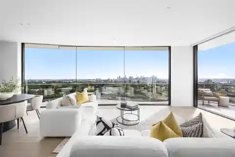 World-class Penthouse Atop Oxford Residences