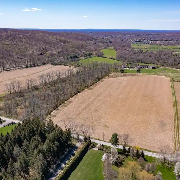 STUNNING PASTORAL ACREAGE WITH SCENIC VIEWS OVER THE VALLEY