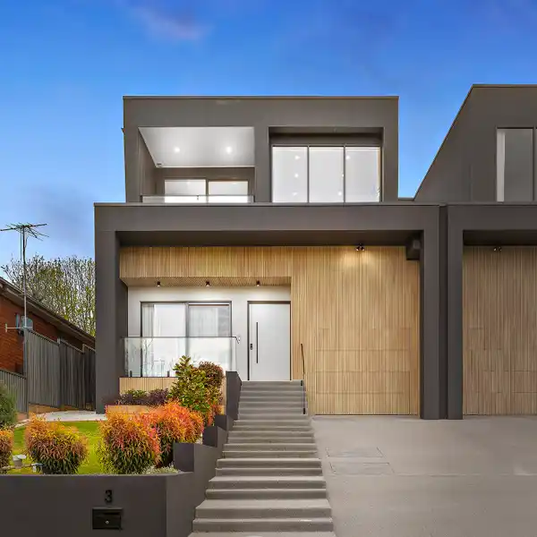 STYLISH AND SOPHISTICATED MODERN HOME