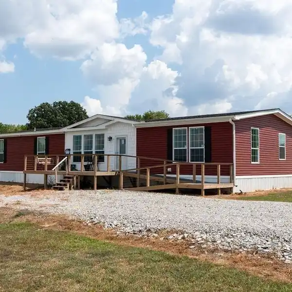 SPACIOUS 135-ACRE PROPERTY WITH MODERN HOME