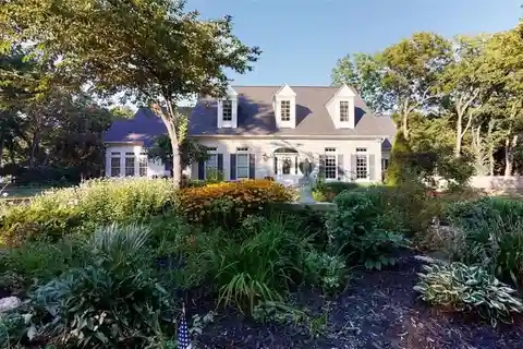 Luxury Living in West Catawba Lagoons