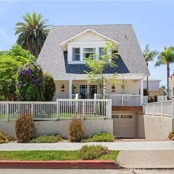 CAPTIVATING RESIDENCE IN BELMONT HEIGHTS