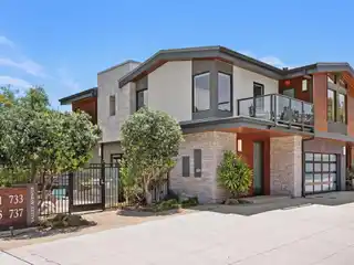 Contemporary Home in the Residences at Solana Beach