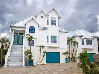 Exquisite Residence in a Tranquil Setting