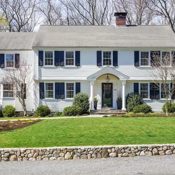 RARE OPPORTUNITY IN THE HEART OF CLIFF ESTATES