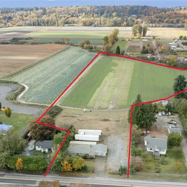 EXPANSIVE 10-ACRE ESTATE WITH ENDLESS POSSIBILITIES