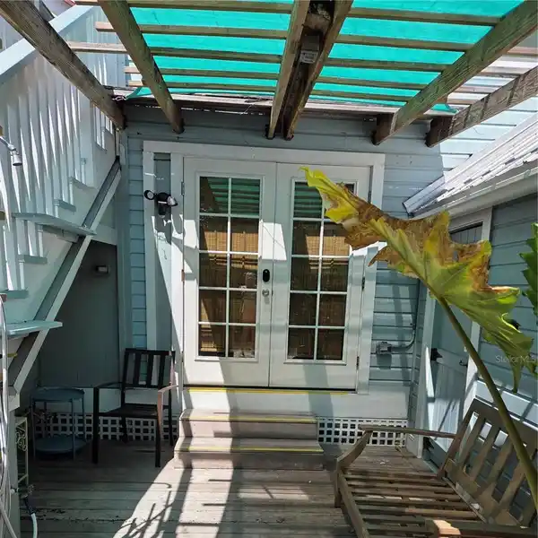 BOCA GRANDE COTTAGE-STYLE CONDO WITH PATIO