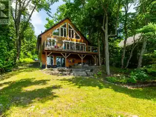 Magnificent & Completely Turnkey Upper Lake Muskoka Family Cottage