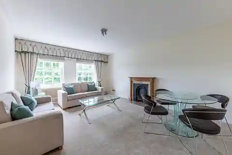 Refreshed Flat in Egerton Crescent