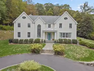 Exceptional Colonial Home in a Tranquil Setting