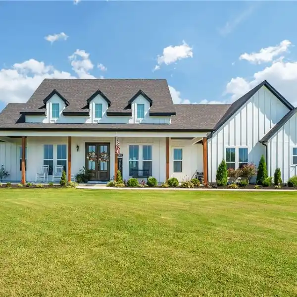 MODERN FARMHOUSE ON THREE BEAUTIFUL ACRES