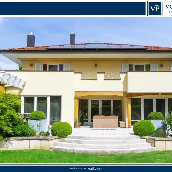 EXTRAORDINARY TOWN VILLA