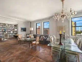 Sunny Beautifully Renovated Apartment