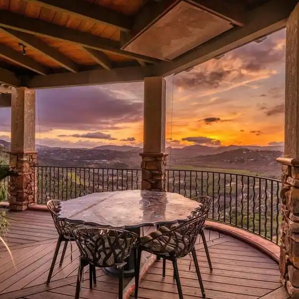 BREATHTAKING 16-ACRE RETREAT