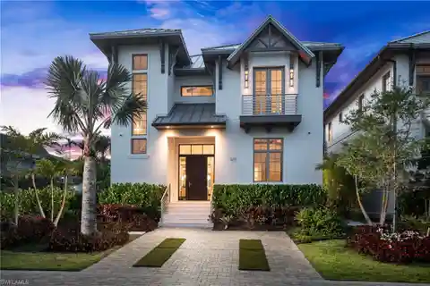 Amazing New Construction in Old Naples