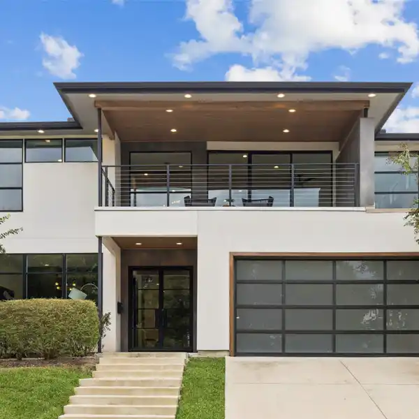 MODERN LAKEWOOD HOME WITH RESORT-STYLE POOL