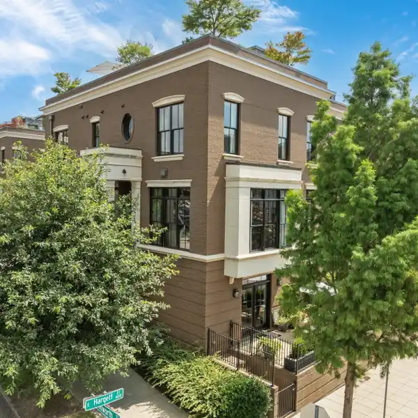 STUNNING BRICK CUSTOM BROWNSTONE