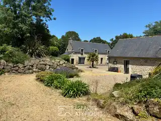 Unique Retreat Blending Nature and Comfort