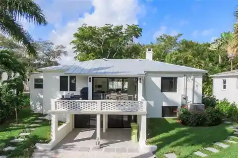 Fabulous 4 Bedroom Home in Victoria Park
