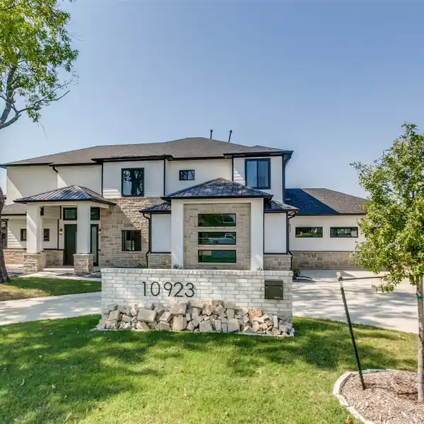 INCREDIBLE NEW CONSTRUCTION HOME IN NORTHWEST DALLAS