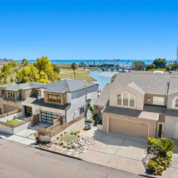 LIGHT-FILLED HOME WITH SWEEPING VIEWS
