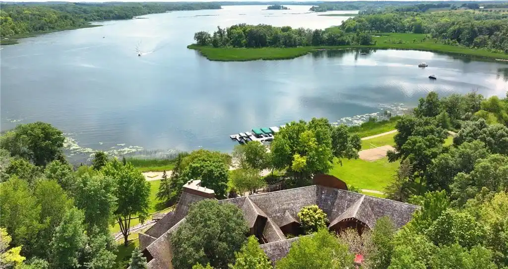 Brentwood - Extraordinary 30-acre Estate on Chippewa Lake