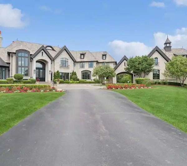 THE EPITOME OF LUXURY LIVING IN THE HEART OF THE MIDWEST