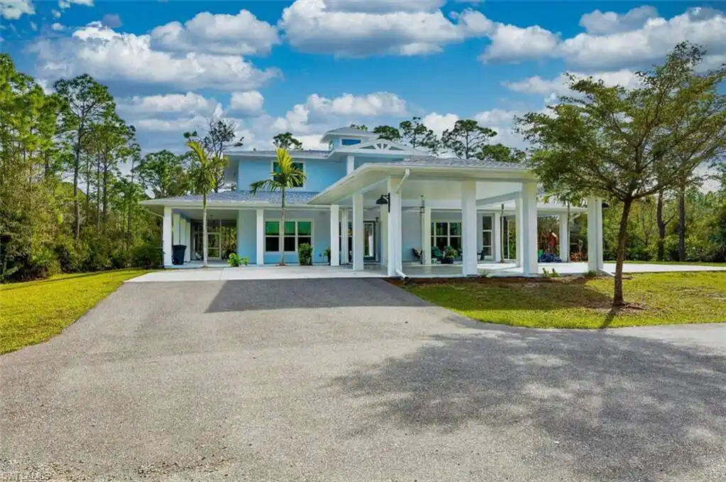 Luxury Meets Functionality on Four Acres
